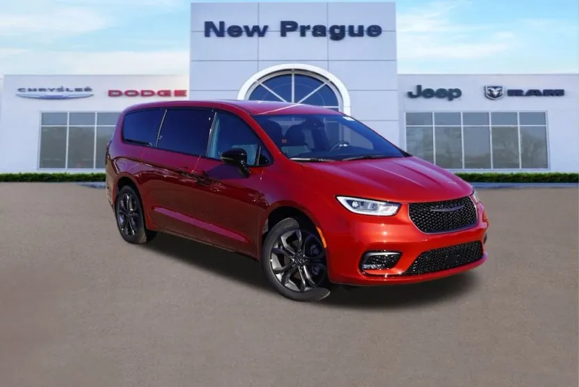 2026 Chrysler Pacifica photo 1