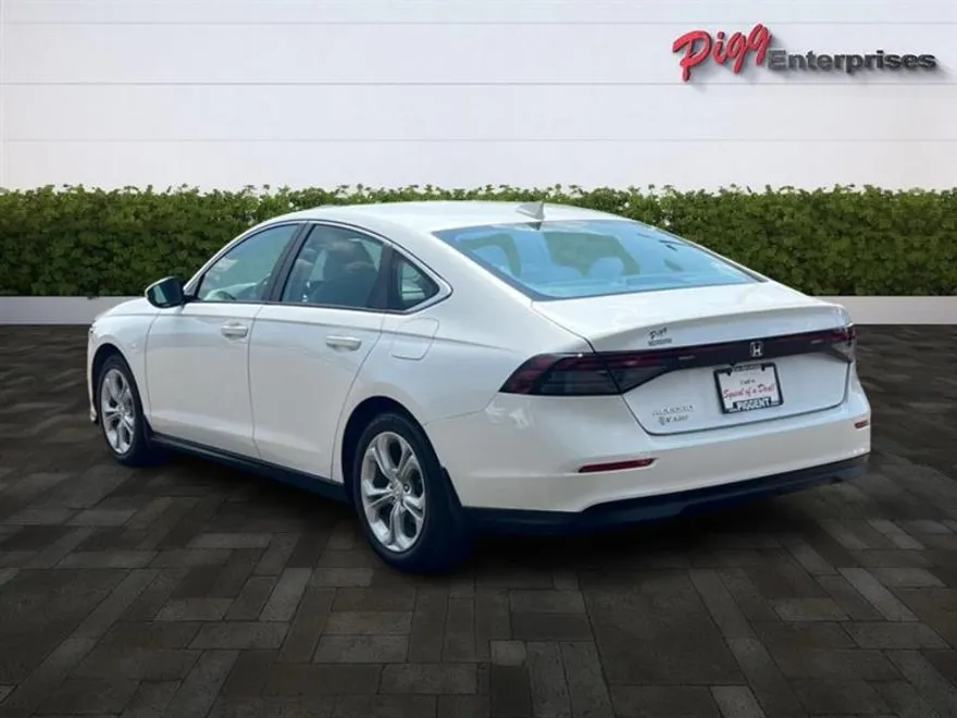 2023 Honda Accord LX photo 1