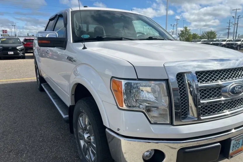 2011 Ford F-150 Lariat photo 1