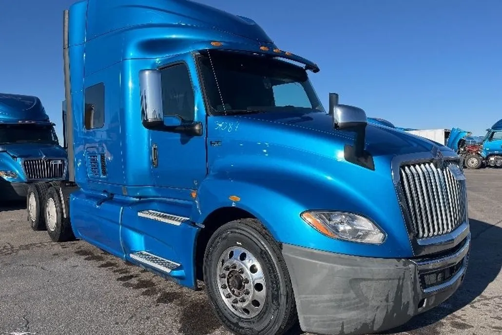 2020 International LT625 LT photo 1