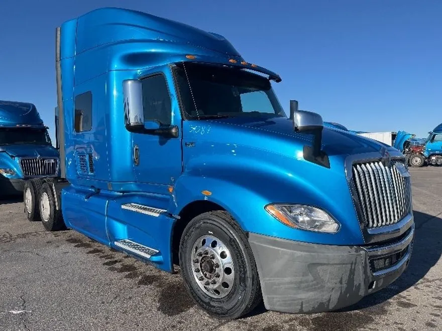 2020 International LT625 LT photo 1