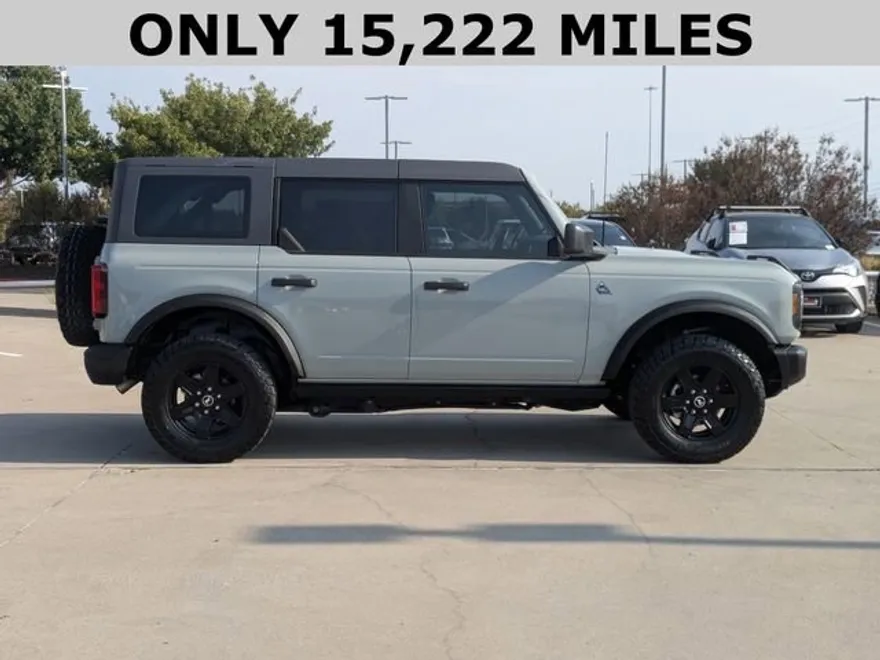 2024 Ford Bronco Black Diamond photo 1