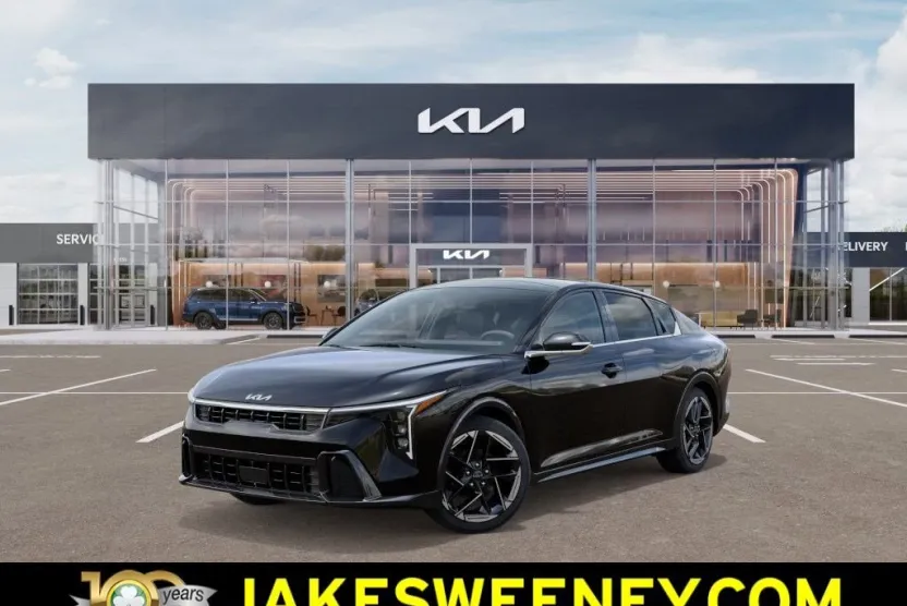 2025 Kia K4 GT-Line photo 1