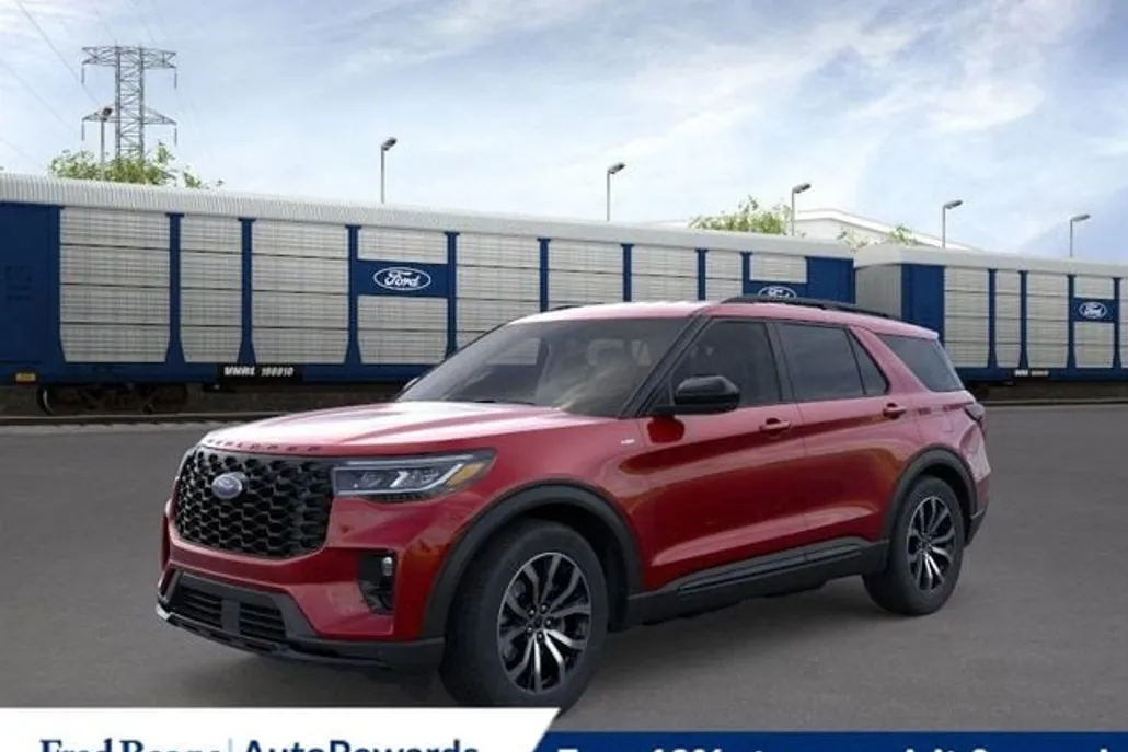 2025 Ford Explorer ST-Line photo 1