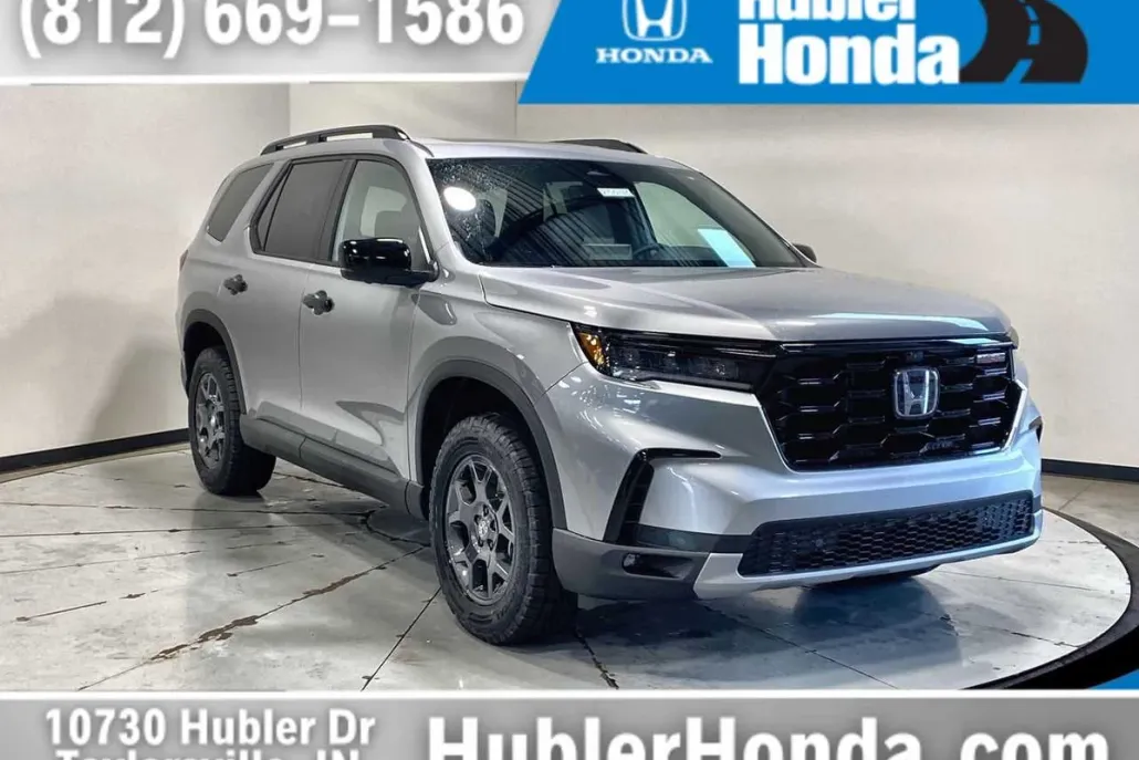2025 Honda Pilot TrailSport photo 1