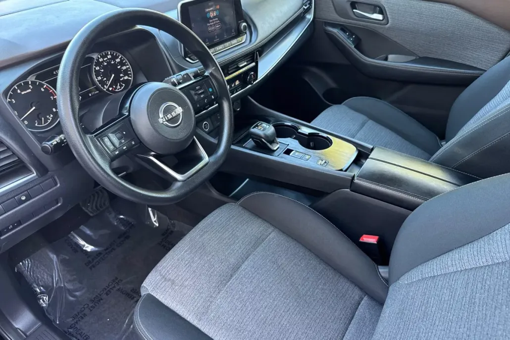 2022 Nissan Rogue SV photo 1