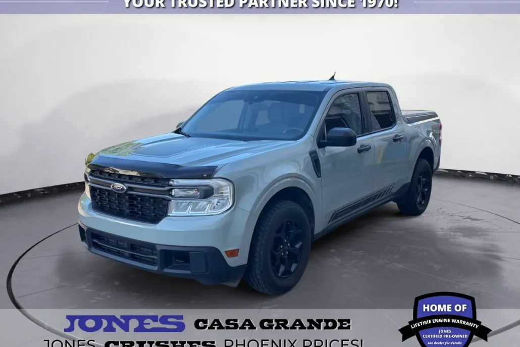 2022 Ford Maverick XLT photo 1