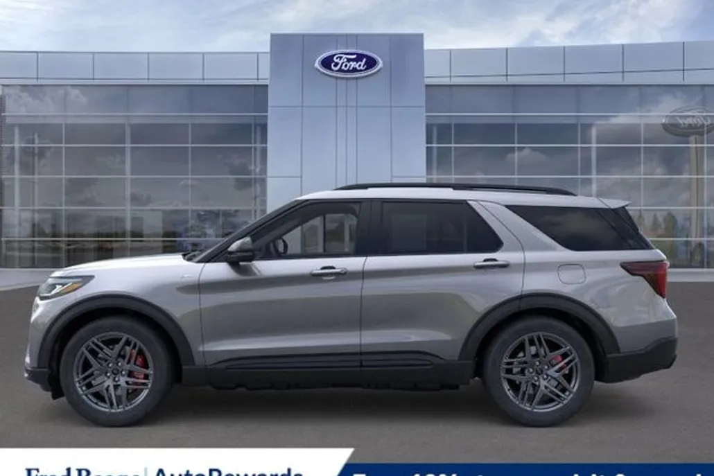 2025 Ford Explorer ST-Line photo 1