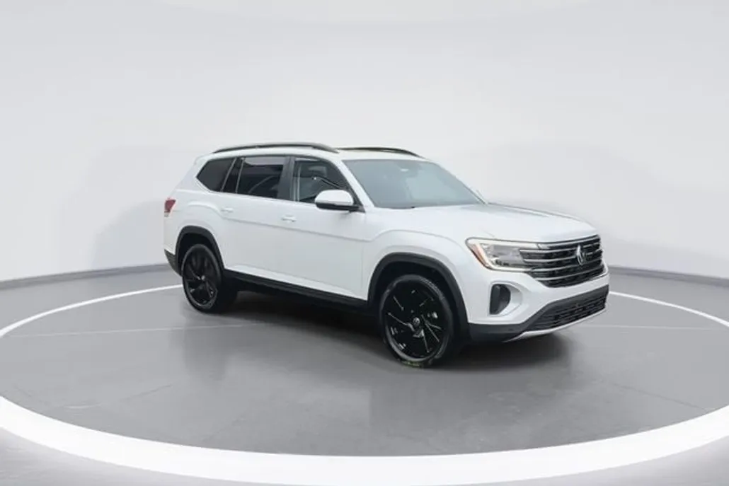 2026 Volkswagen Atlas SE Technology photo 1