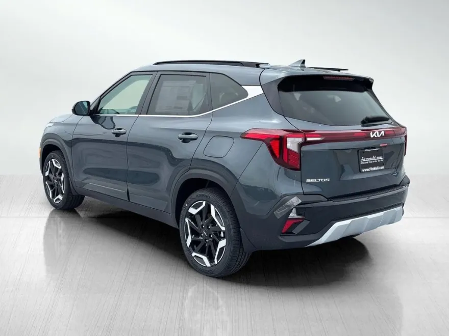 2025 Kia Seltos SX photo 8