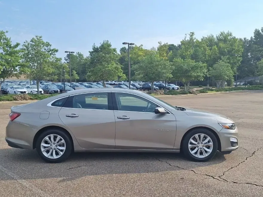 2022 Chevrolet Malibu 1LT photo 1