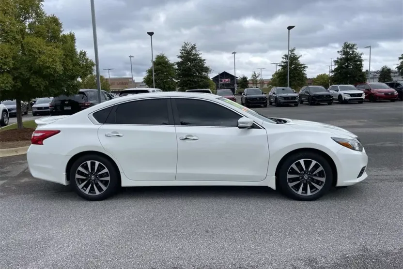 2017 Nissan Altima 2.5 SL photo 1