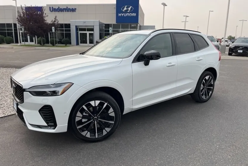 2026 Volvo XC60 B5 Plus photo 1