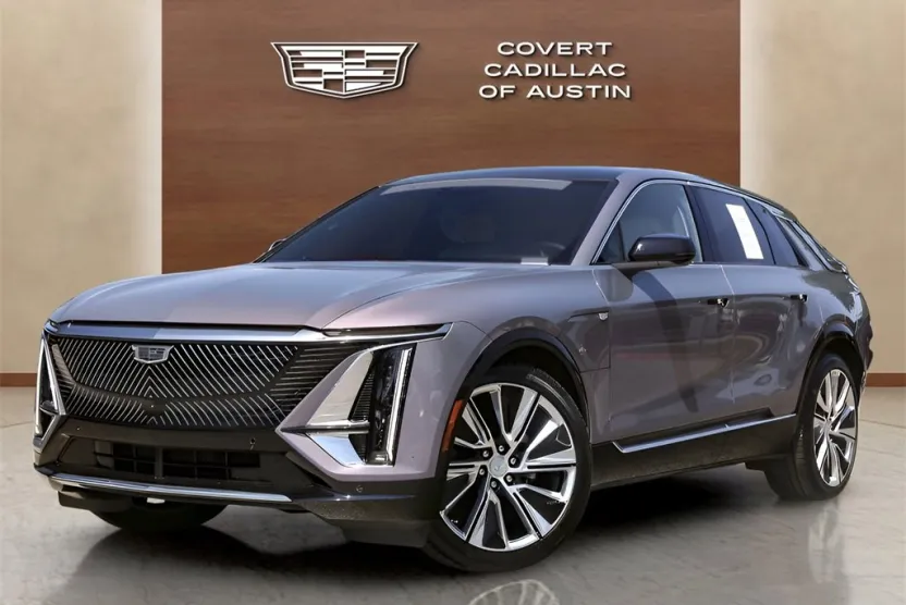 2024 Cadillac Lyriq Luxury photo 1