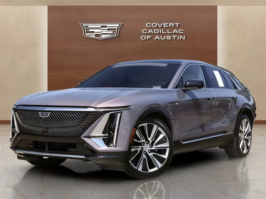 2024 Cadillac Lyriq Luxury photo 1