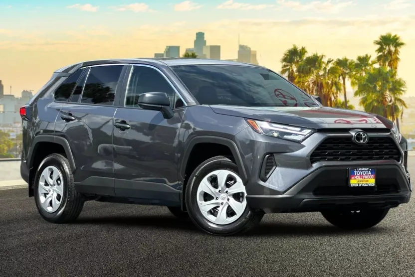 2024 Toyota RAV4 LE photo 1