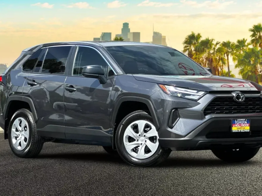 2024 Toyota RAV4 LE photo 1