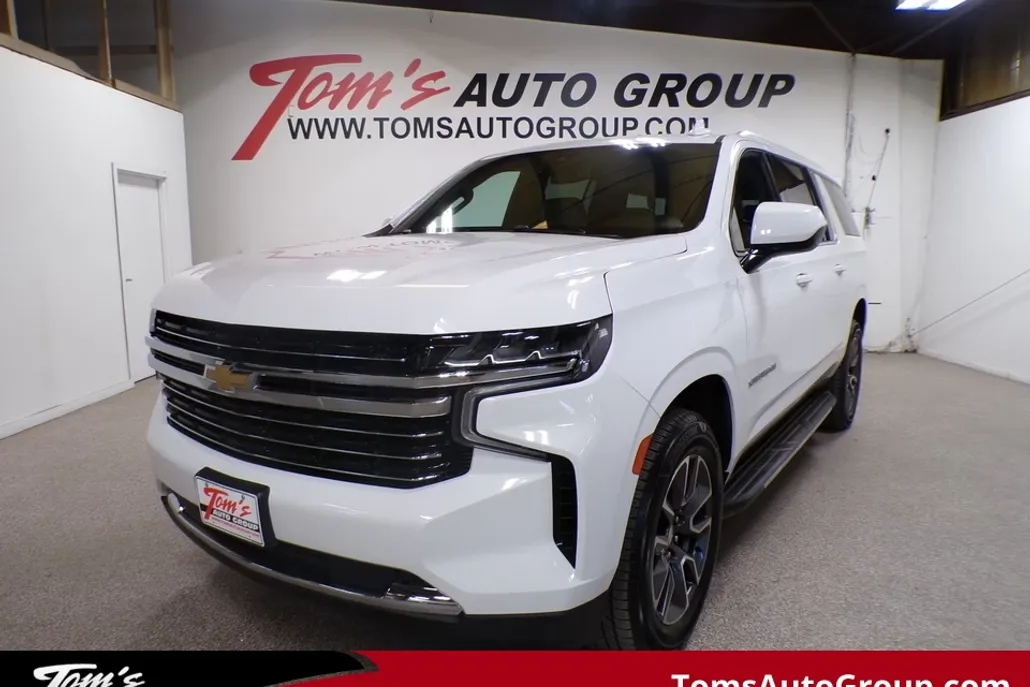 2021 Chevrolet Suburban LT photo 1