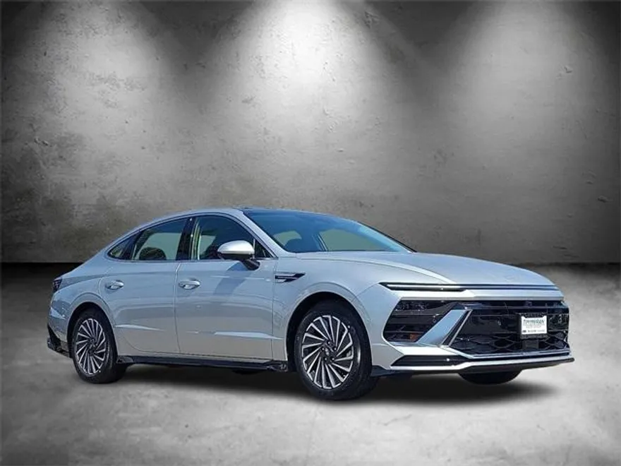2025 Hyundai Sonata Hybrid Limited photo 1