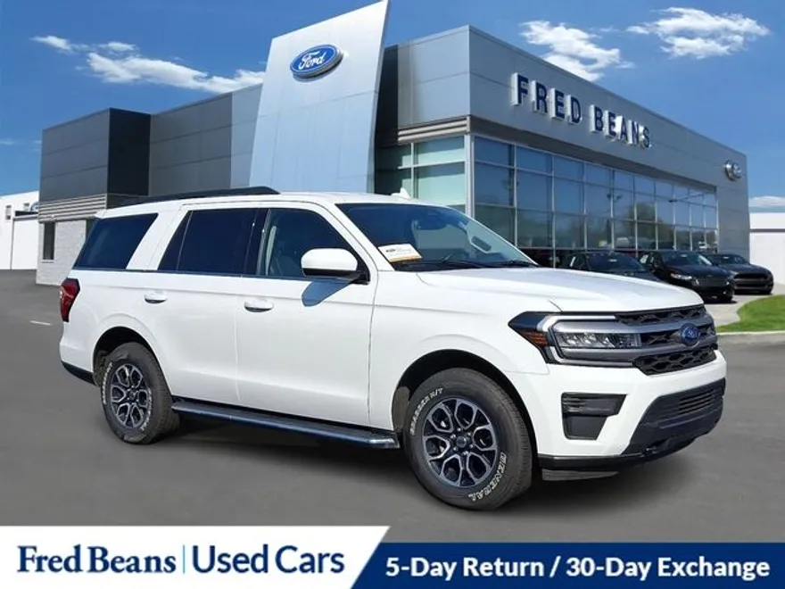 2022 Ford Expedition XLT photo 1
