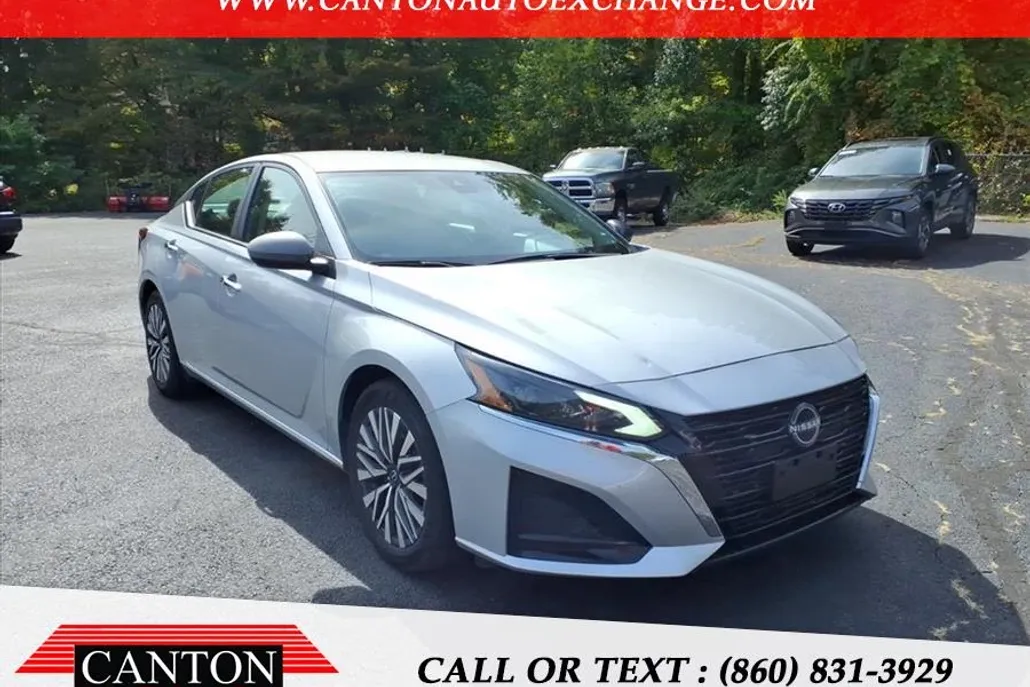 2024 Nissan Altima 2.5 SV photo 1