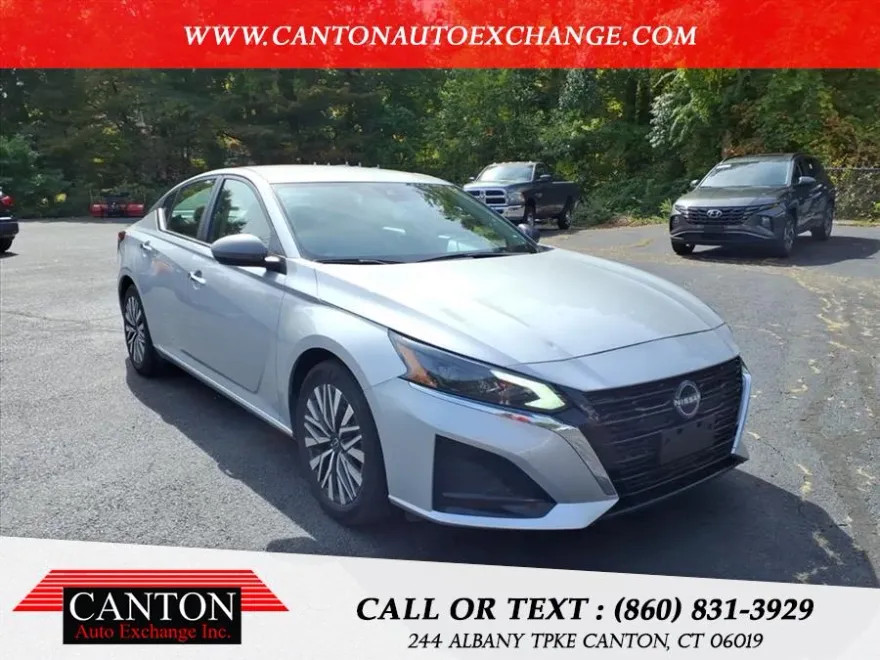 2024 Nissan Altima 2.5 SV photo 1