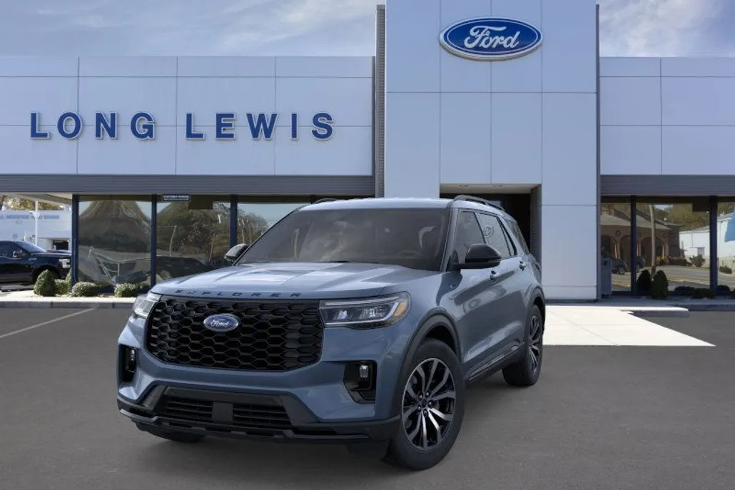 2025 Ford Explorer ST-Line photo 1