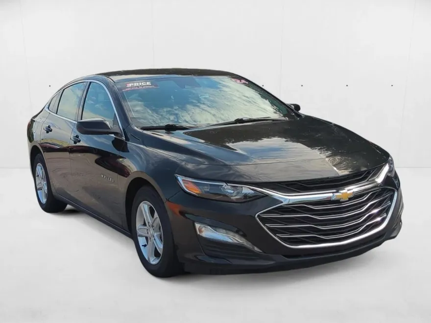 2024 Chevrolet Malibu 1LT photo 1