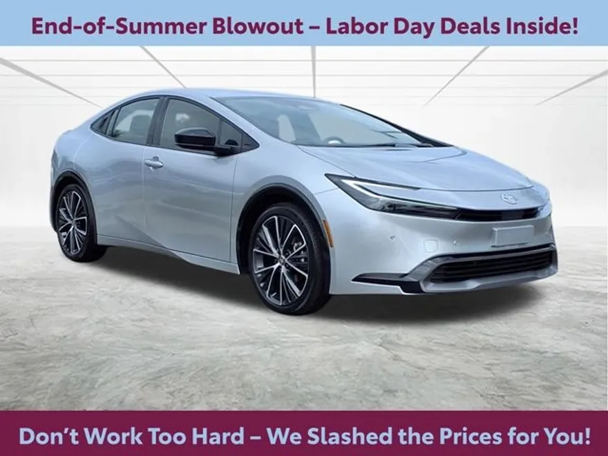 2024 Toyota Prius XLE photo 1