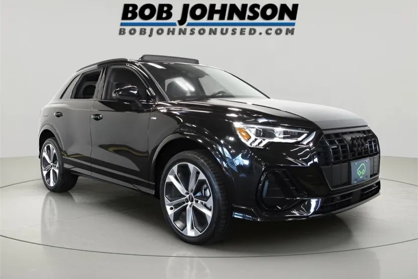 2022 Audi Q3 Premium Plus 45 TFSI S line photo 1