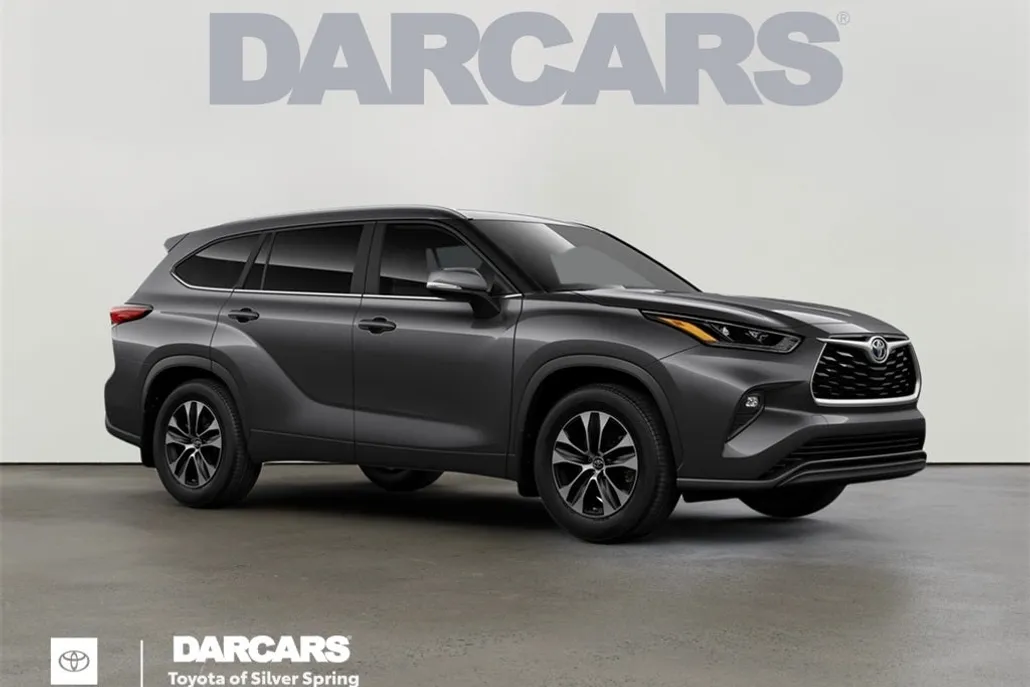 2025 Toyota Highlander XLE photo 1