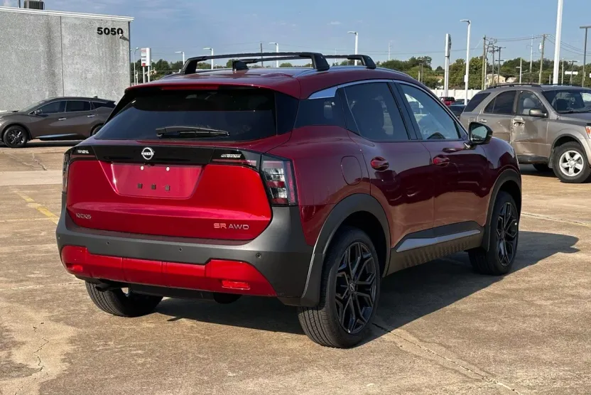 2026 Nissan Kicks SR photo 1
