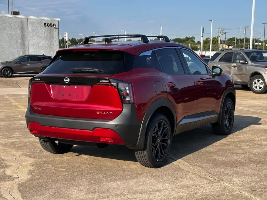 2026 Nissan Kicks SR photo 1