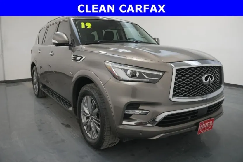 2019 Infiniti QX80 Luxe photo 1