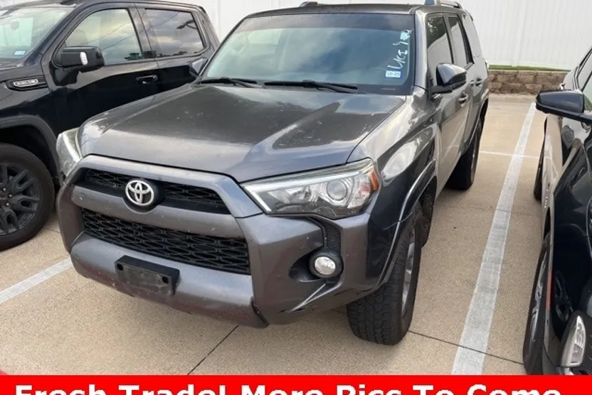 2019 Toyota 4Runner SR5 photo 1
