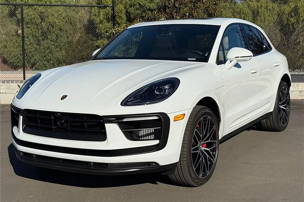 2024 Porsche Macan S photo 1