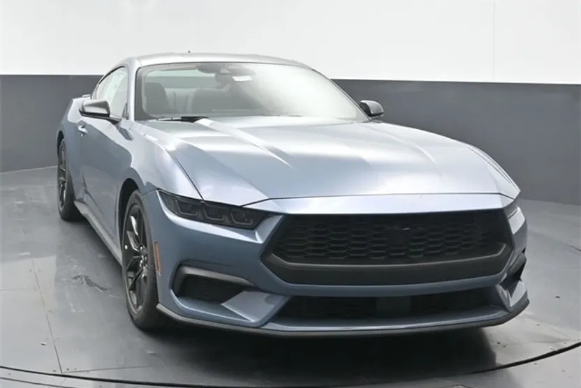 2025 Ford Mustang EcoBoost photo 1
