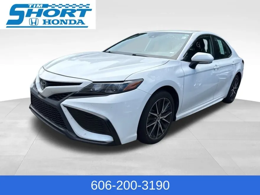 2023 Toyota Camry SE photo 1