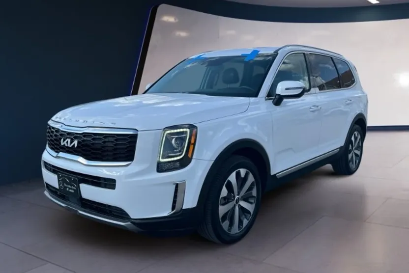 2022 Kia Telluride S photo 1
