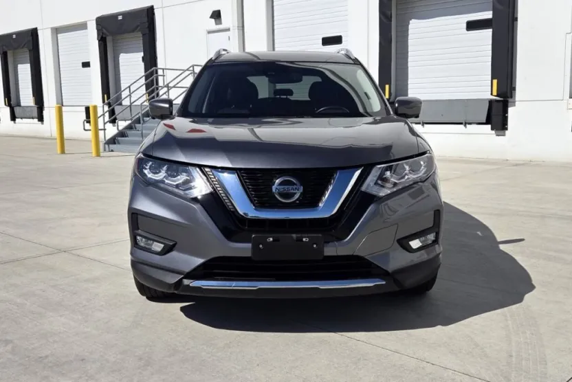 2018 Nissan Rogue SL photo 1