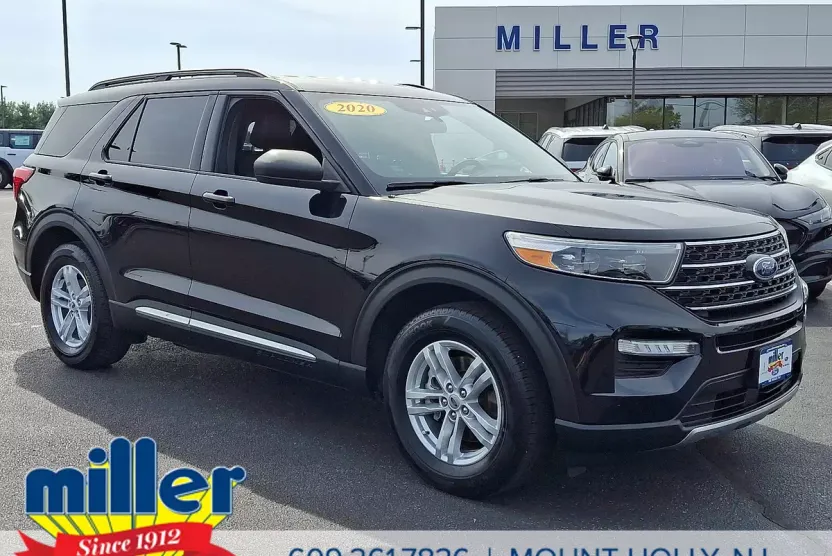 2020 Ford Explorer XLT photo 1