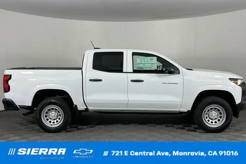 2025 Chevrolet Colorado Work Truck photo 1