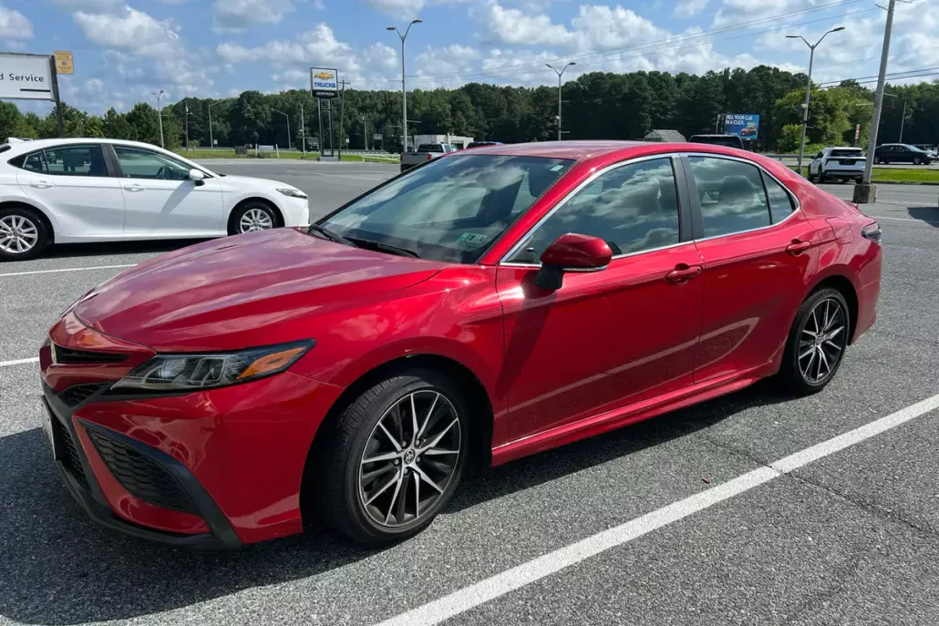 2022 Toyota Camry SE photo 1