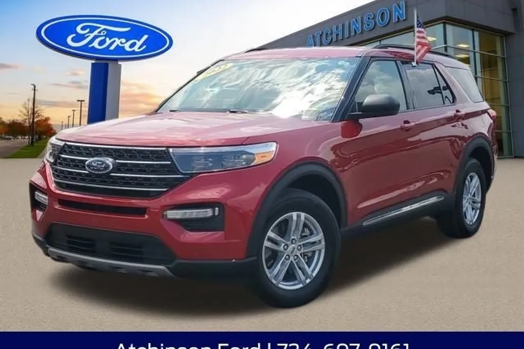 2022 Ford Explorer XLT photo 1