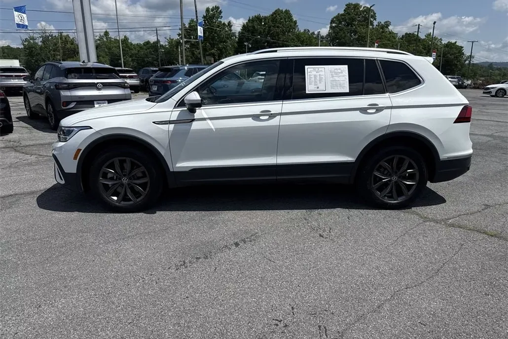 2024 Volkswagen Tiguan SE Wolfsburg Edition photo 1