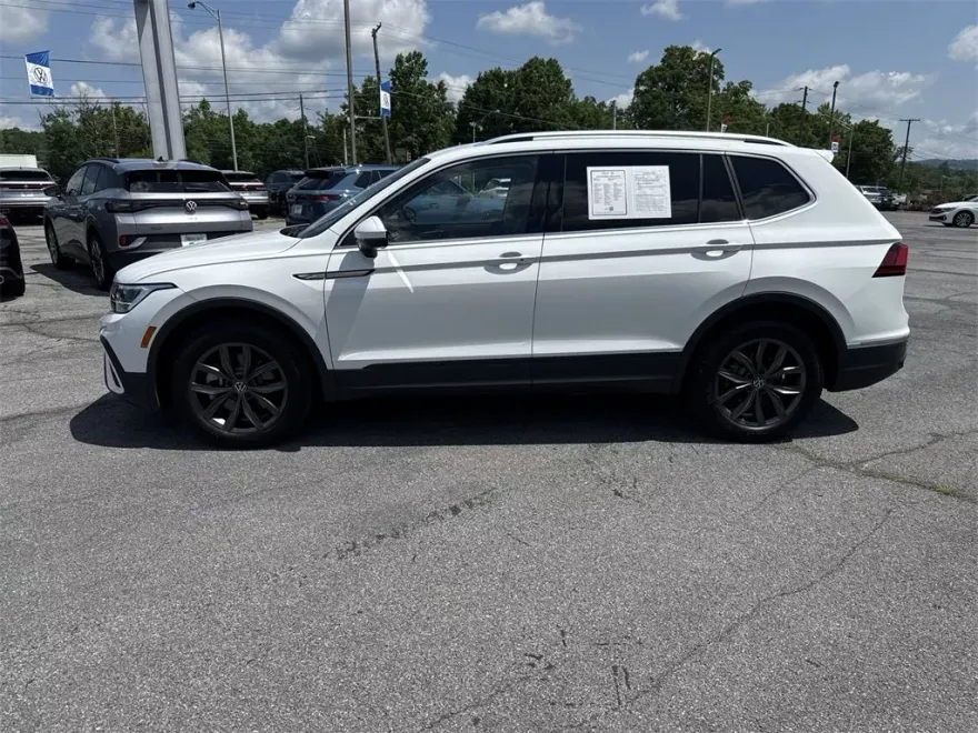 2024 Volkswagen Tiguan SE Wolfsburg Edition photo 1
