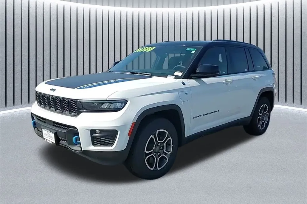2023 Jeep Grand Cherokee 4xe Trailhawk photo 1