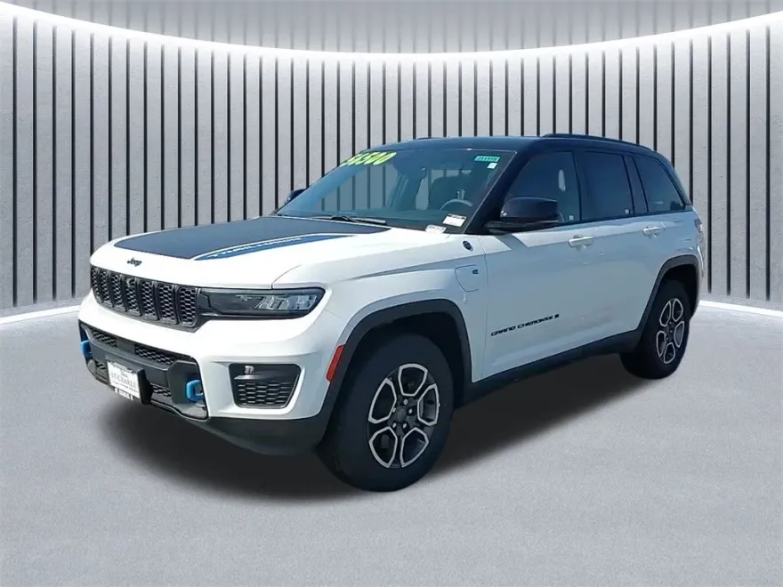2023 Jeep Grand Cherokee 4xe Trailhawk photo 1