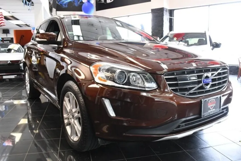 2016 Volvo XC60 T5 Platinum photo 1