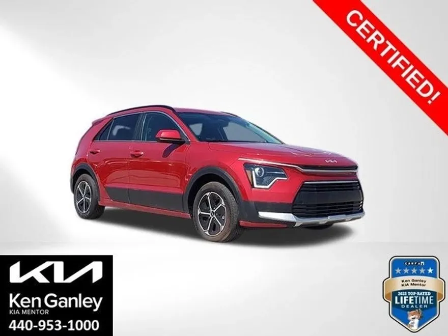 2024 Kia Niro LX photo 1